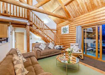 Winnipeg Lodge - Black Hall Lodges, Knighton