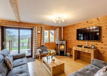 Helsinki Lodge - Black Hall Lodges, Knighton