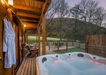 Helsinki Lodge - Black Hall Lodges, Knighton