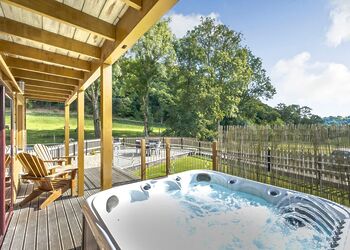 Helsinki Lodge - Black Hall Lodges, Knighton