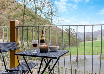 Helsinki Lodge - Black Hall Lodges, Knighton