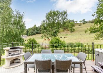 Ontario Lodge - Black Hall Lodges, Knighton