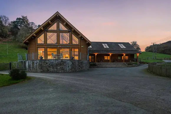 Black Hall Lodges, Knighton