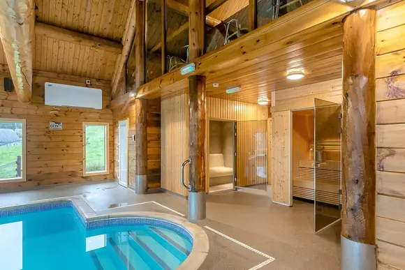 Black Hall Lodges, Knighton