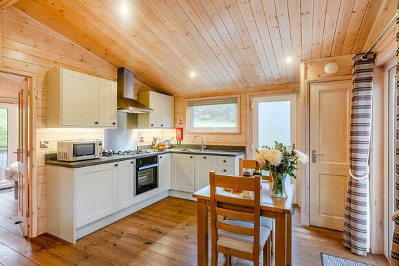 Couples Lodge VIP - Black Hall Lodges, Knighton