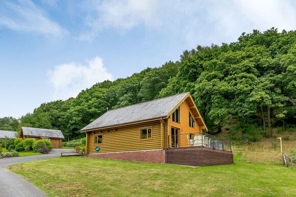 Superior Lodge - Black Hall Lodges, Knighton