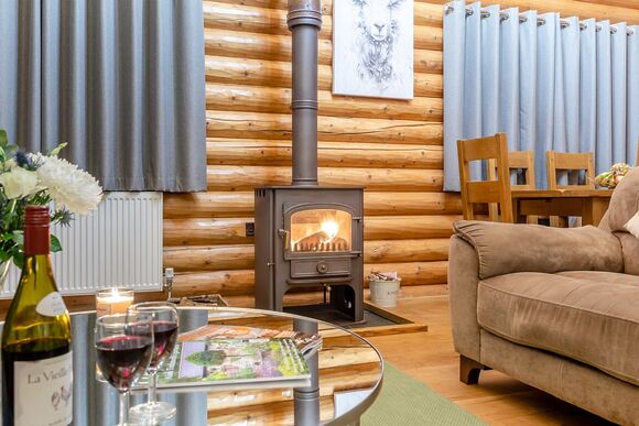 Winnipeg Lodge - Black Hall Lodges, Knighton