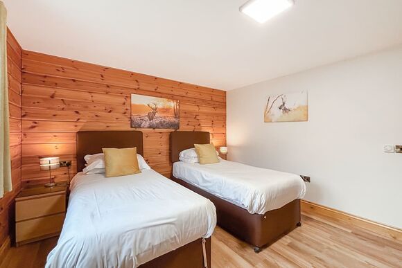 Inari Gold - Black Hall Lodges, Knighton