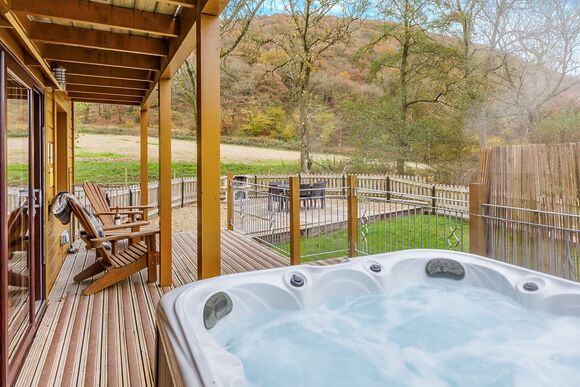 Helsinki Lodge - Black Hall Lodges, Knighton