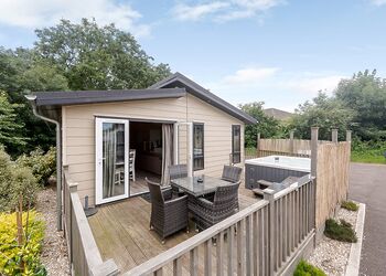 Signature Spa Five Pet - Hornbeam Country Park, Honiton