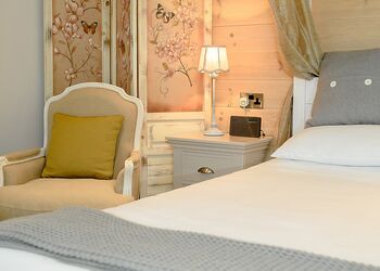 Signature Spa Five Pet - Hornbeam Country Park, Honiton