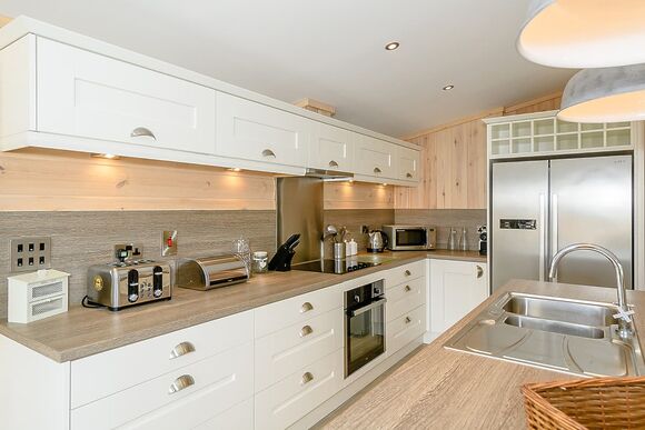 Signature Spa Five Pet - Hornbeam Country Park, Honiton