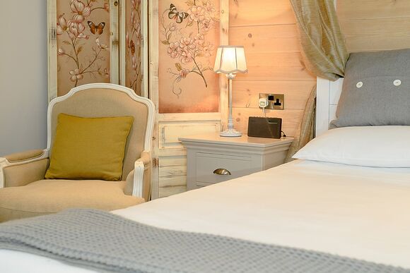 Signature Spa Five Pet - Hornbeam Country Park, Honiton