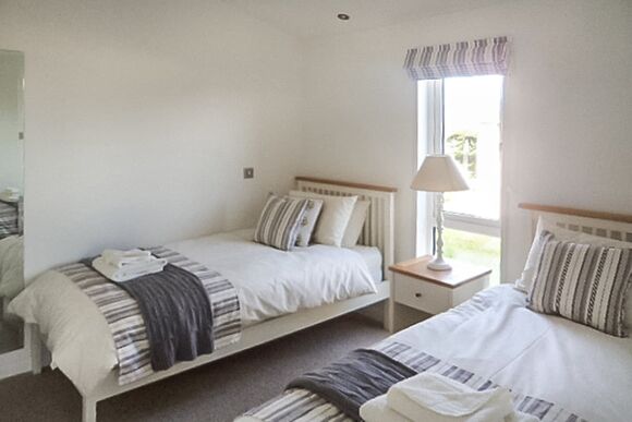 Deluxe Pet - Hornbeam Country Park, Honiton