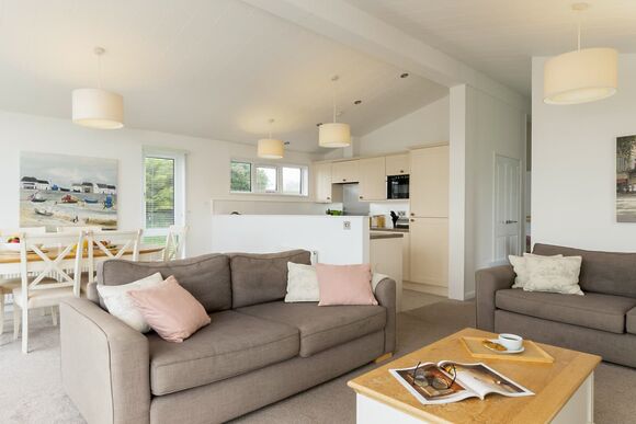 Premier Spa Lodge 2 - Hornbeam Lodge Escape, Honiton