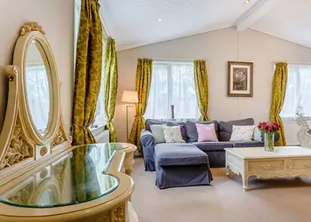 Romeo Lodge - Bluewood Lodges, Cotswolds
