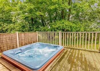 Cupids Lodge 5 - Bluewood Lodges, Cotswolds