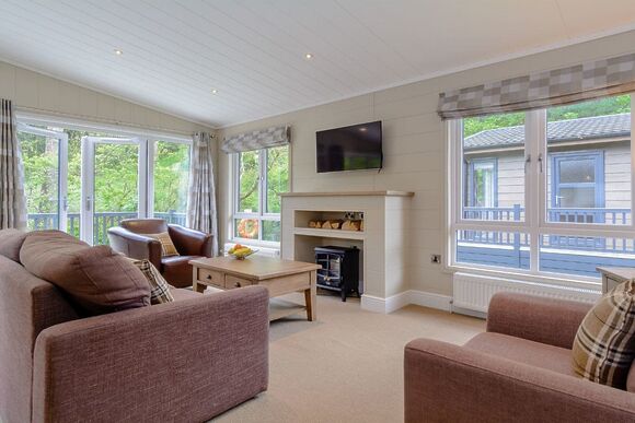 Pemberley Watersedge Lodge - Bath Mill Lodge Retreat, Newton Saint Loe, Nr Bath