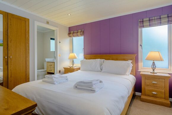 Hartfield Lodge - Bath Mill Lodge Retreat, Newton Saint Loe, Nr Bath