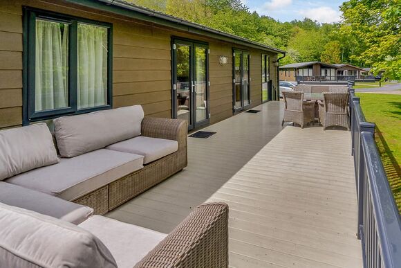 Newton Brook Elegance Lodge - Bath Mill Lodge Retreat, Newton Saint Loe, Nr Bath