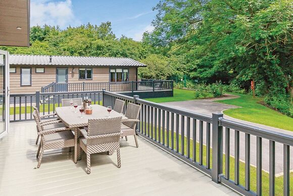 Hartfield Watersedge Lodge - Bath Mill Lodge Retreat, Newton Saint Loe, Nr Bath