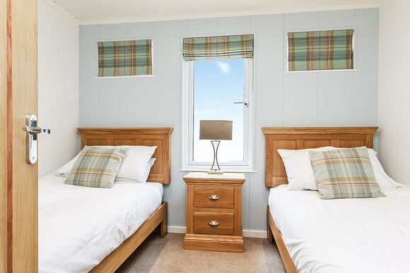 Netherfield Lodge - Bath Mill Lodge Retreat, Newton Saint Loe, Nr Bath