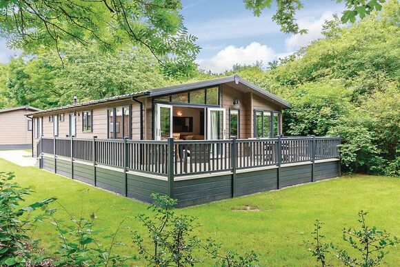 Netherfield Watersedge Lodge