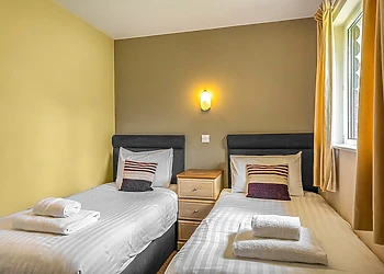 3 Bedroom Bungalow with Hot Tub 