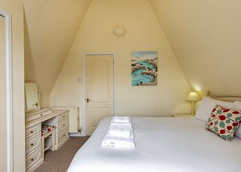 Villa 2 Hot Tub - Bodmin Holiday Park, Bodmin