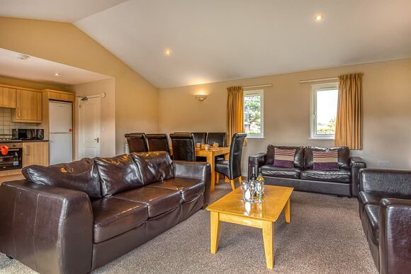 Bungalow 3 - Bodmin Holiday Park, Bodmin