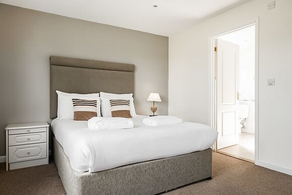 Bungalow 3 Pet Friendly - Bodmin Holiday Park, Bodmin