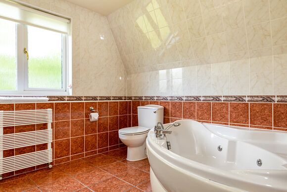 Villa 2 Pet Friendly Hot Tub - Bodmin Holiday Park, Bodmin