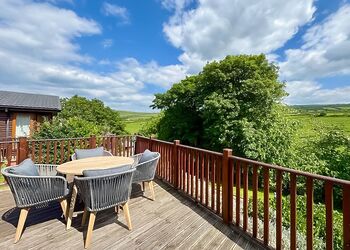 Country holiday home 4 VIP Spa, Country Holiday Home Platinum Four - Bossiney Bay, Tintagel