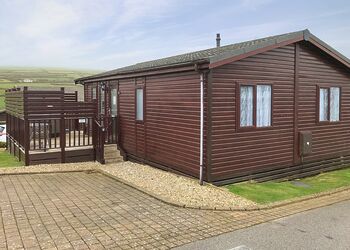Country Lodge Four Spa - Bossiney Bay, Tintagel