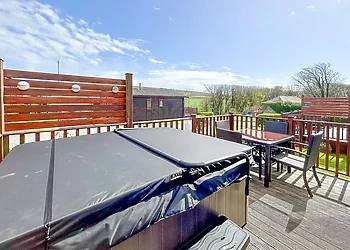 Country Holiday Home Four Spa 