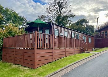 Country Holiday Home Platinum Four Spa - Bossiney Bay, Tintagel