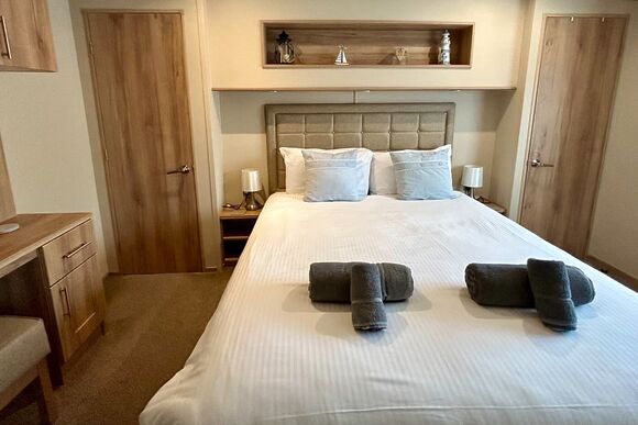 Country Holiday Home Platinum Four Spa - Bossiney Bay, Tintagel