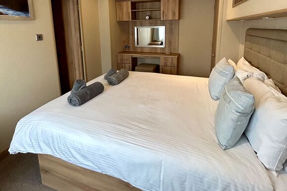 Country Holiday Home Platinum Four Spa - Bossiney Bay, Tintagel