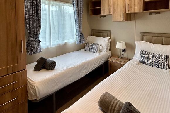 Country Holiday Home Platinum Four Spa - Bossiney Bay, Tintagel