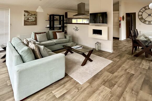 Country Lodge Four Platinum - Bossiney Bay, Tintagel