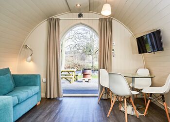 Superior Glamping Pod (electric HT) - Braidhaugh Park, Crieff