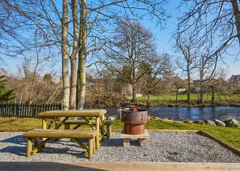 Superior Glamping Pod (electric HT) - Braidhaugh Park, Crieff