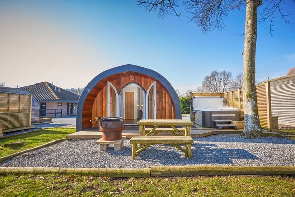 Superior Glamping Pod (electric HT) - Braidhaugh Park, Crieff