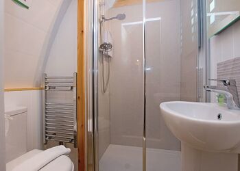 Comfort Plus Pod Hot Tub 2 - Brokerswood Holiday Park, Westbury, nr Longleat