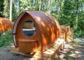 Superior Pod Hot Tub 2 - Brokerswood Holiday Park, Westbury, nr Longleat