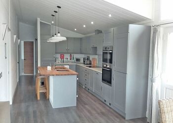 Comfort Plus Lodge Hot Tub 8 - Brokerswood Holiday Park, Westbury, nr Longleat