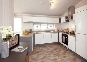 Comfort Lodge Hot Tub 6 - Brokerswood Holiday Park, Westbury, nr Longleat