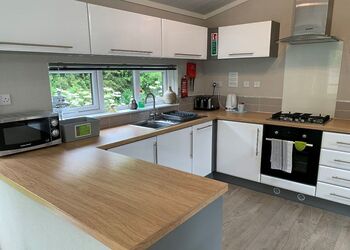 Comfort Lodge Hot Tub 6 - Brokerswood Holiday Park, Westbury, nr Longleat