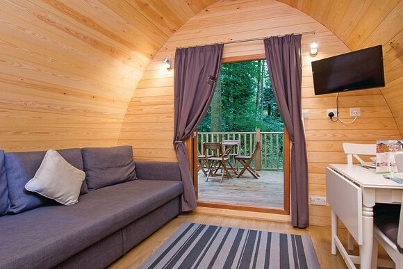 Comfort Plus Pod Hot Tub 2 - Brokerswood Holiday Park, Westbury, nr Longleat