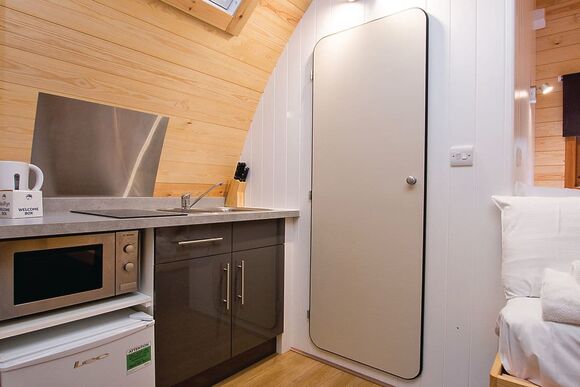 Comfort Plus Pod Hot Tub 2 - Brokerswood Holiday Park, Westbury, nr Longleat